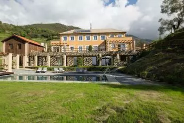 アパートホテル Mirandola Suites