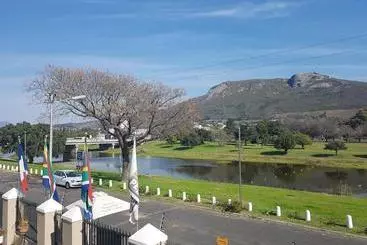 Majatalo Sunset Boulevard Riverlodge