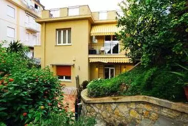 Huoneistohotelli Residence Mare Azzurro