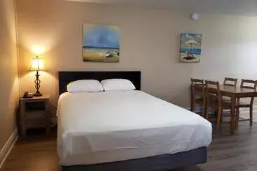 Parlee Beach Motel