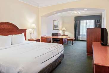 Отель La Quinta Inn And Suites Fort Myers I75