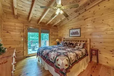 Mökkimajoitus Bear Foot Ridge Pet Friendly, Blue Ridge & Casino