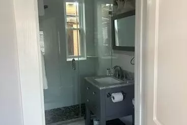 Vineyard Harbor Motel   Private Beach