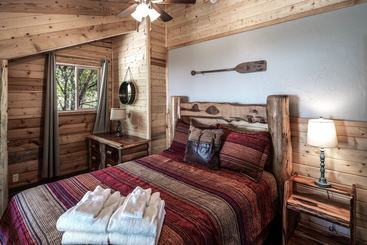 کلبه Clearwater Cabin