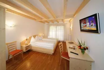 هتل Gasthof Falger