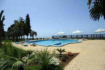 هتل Lazurniy Bereg