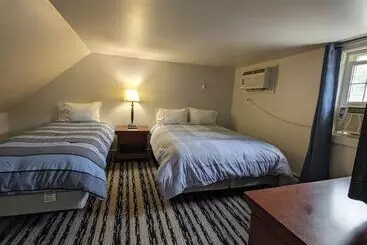 Perry S Motel And Cottages