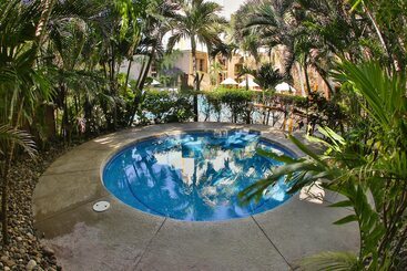 Villas El Rancho Green Resort