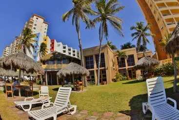 Villas El Rancho Green Resort