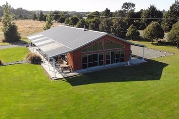 Общежитие Bob & Maxine S Backpackers