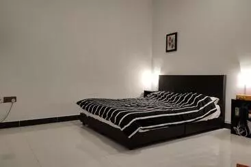 Hotel Aleesa Roomstay