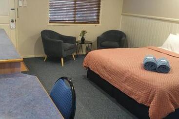 汽车旅馆 Dirranbandi Motor Inn