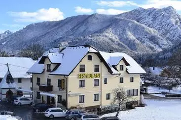 پانسیون Guest House Vila Moj Mir