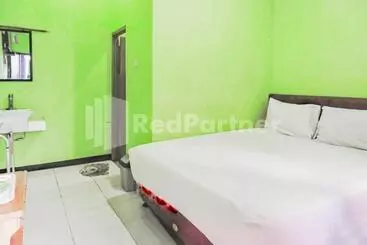Indah Savana Hotel Mitra Reddoorz