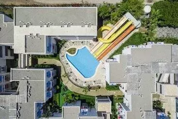 בית מלון כפרי Armonia Holiday Village & Spa