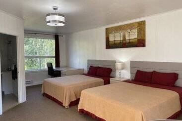 Muskoka Nights Motel