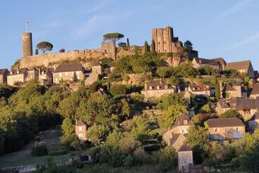 مبيت وإفطار Estafête