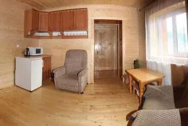 Majatalo під каштаном