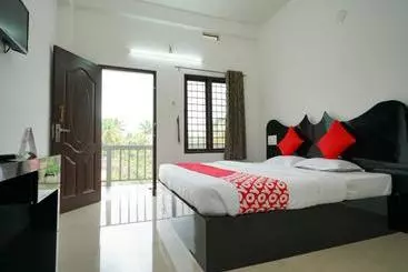Hotelli Oyo 23388 Fathima Residency