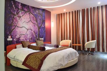 Thank Inn Chain Hotel Yishui Bus Station