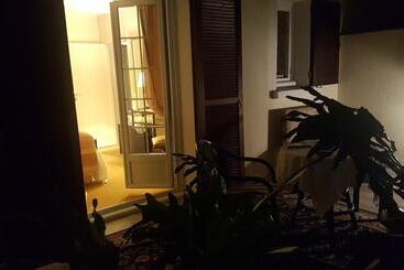 호텔 Logis   Hôtel & Restaurant Le Gonfalon