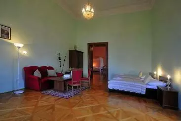 Hotel Zamek Cerveny Hradek