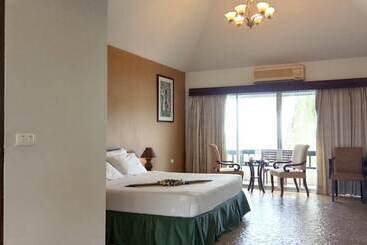 Hotel Golden Pine Beach Resort