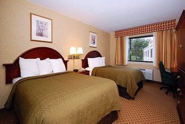 Отель Rodeway Inn Brockton