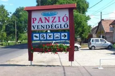 Pensjonat Halász Airport Panzio