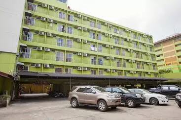 בית מלון כפרי The Aiyapura Bangkok