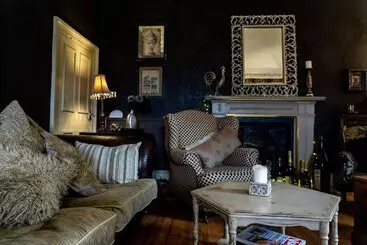 ホテル Yann's At Glenearn House