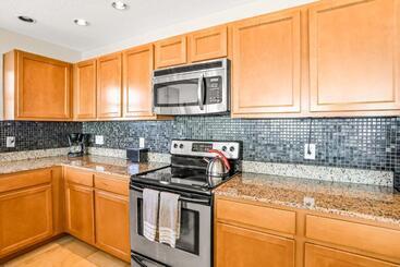 منتجع Palms Of Treasure Island Condo 