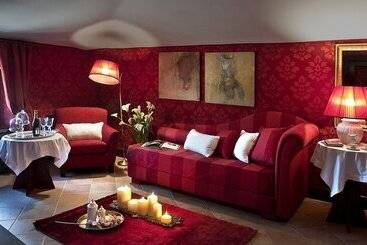 Отель Castel Porrona Relais & Spa