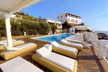 La Piazza Luxury Hotel & Spa