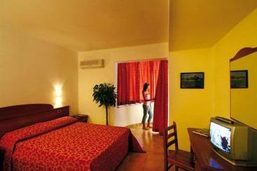 בית מלון כפרי Costa Degli Dei Resort