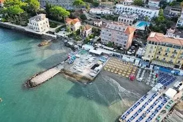 Hotel Golfo E Palme