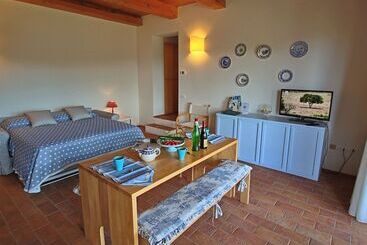 Cottage In Montelabbate With Pool, Garden, Bbq, Parking