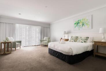 Bed and Breakfast Nu Leaf Retreat