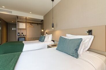 هتل Omid Saldanha