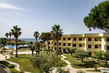 هتل Village Paradise