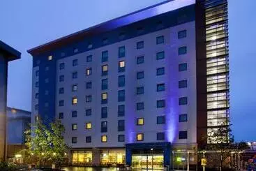 هتل Holiday Inn Express Slough By Ihg