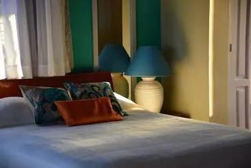 Отель Barefoot Beach Pad