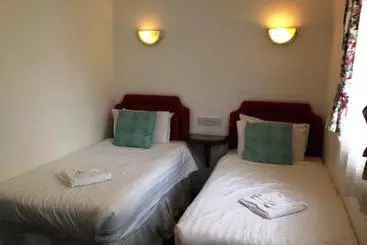 Otel The Three Tuns Coaching Inn