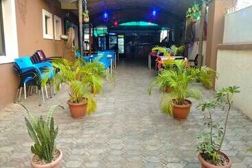 هتل Tallin Luxury