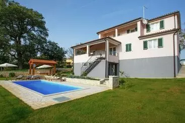 Casa Rural Modern And Luxury House, Situated On A Private Plot With Large Garden And Pool