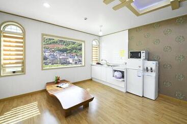 Tongyoung Macaio Pension