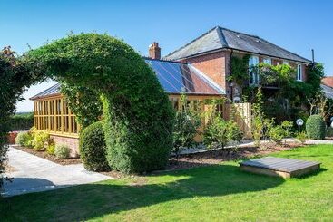 هتل The Three Lions