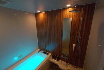 Utovilla Hotel555 沼津店