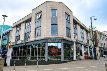 Cwtsh Hostel