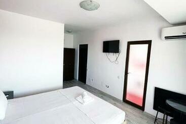 ペンション Florencia Studios